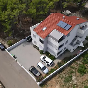https://apartments-mondo.hotelinzadar.com