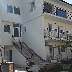 https://apartment-mirta.in-istria.net